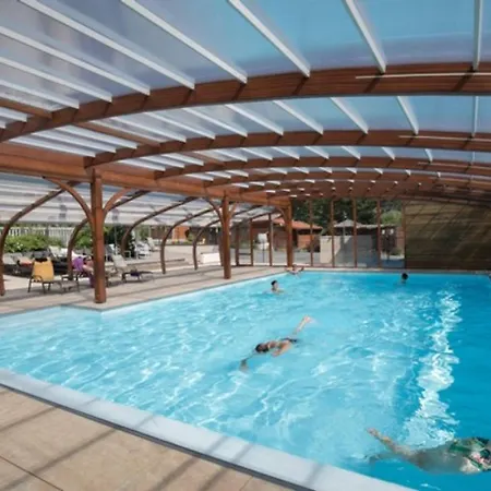 Confortable Avec Terrasse, Animaux Ok - 6 Pers. - Api-1-52-2980 Camping Saint-Paulien