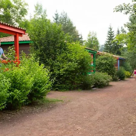 Confortable Avec Terrasse, Animaux Ok - 6 Pers. - Api-1-52-2980 Camping *